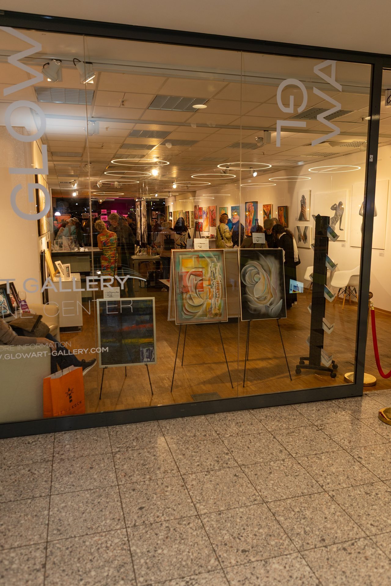 13-GlowArt-Gallery-von-Au-en