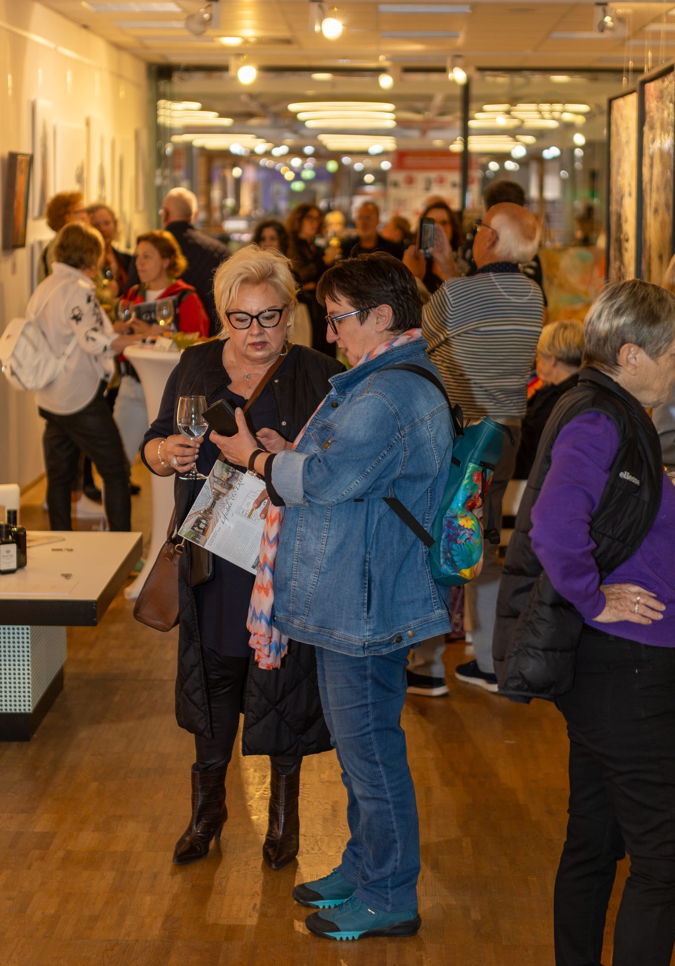 38-Vernissage-GlowArt-Gallery
